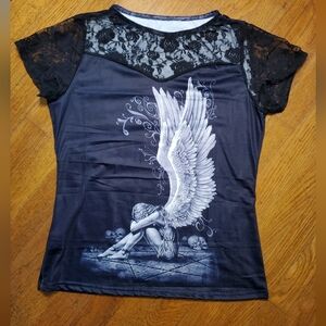Angel 😇 Tshirt with lace sleeves in black